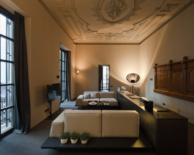 Caro Hotel 